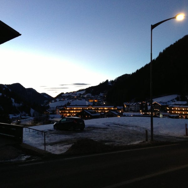1/7/2013 tarihinde Dmitry B.ziyaretçi tarafından Alpenroyal Grand Hotel'de çekilen fotoğraf