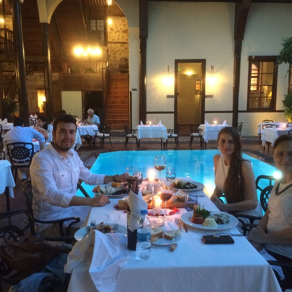Foto scattata a Alp Paşa Restaurant da Burak G. il 6/1/2016