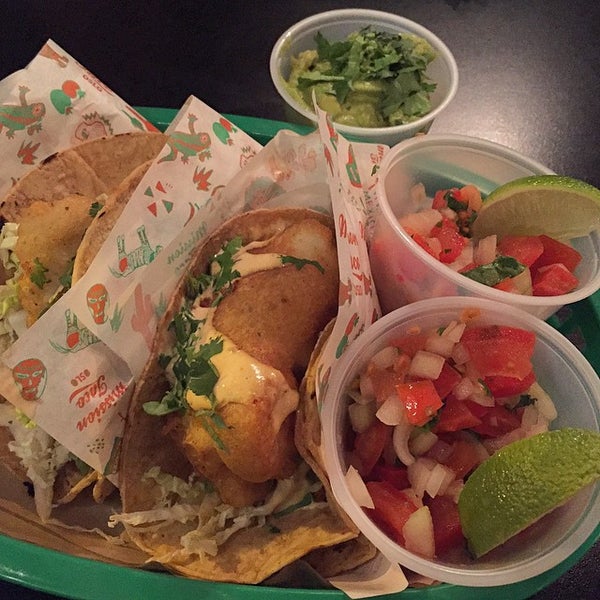 2/9/2015 tarihinde Anders H.ziyaretçi tarafından Mission Taco'de çekilen fotoğraf