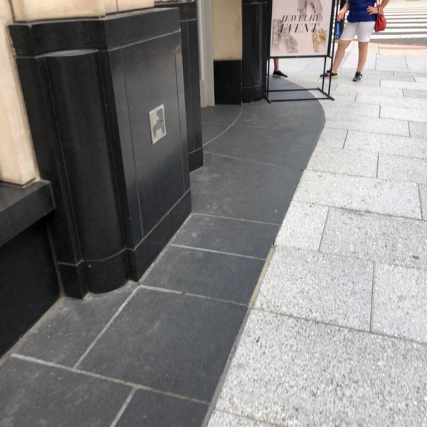 Photo taken at Saks OFF 5TH by Larry F. on 8/20/2019