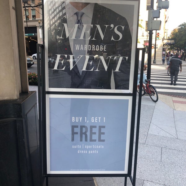 Photo taken at Saks OFF 5TH by Larry F. on 9/19/2018