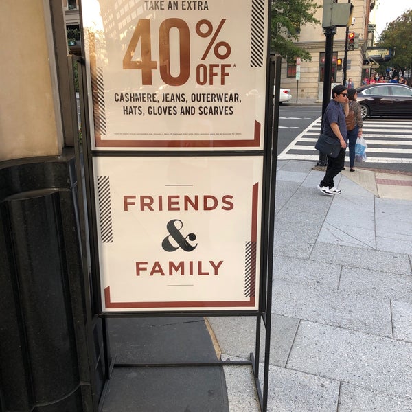 Photo taken at Saks OFF 5TH by Larry F. on 9/27/2019