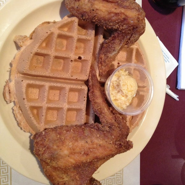 2/23/2013にJeff M.がMaxine&#39;s Chicken &amp; Wafflesで撮った写真