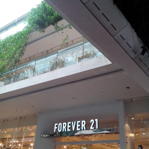 Photo taken at Forever 21 by Dutchicana on 1/5/2014