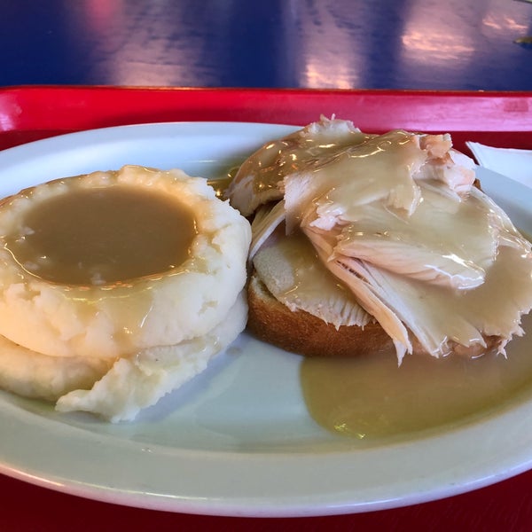 Ordered the turkey breast. Serving was quite plain. Bread, turkey and mash potato for $14.50. Wasn’t great and filling :(