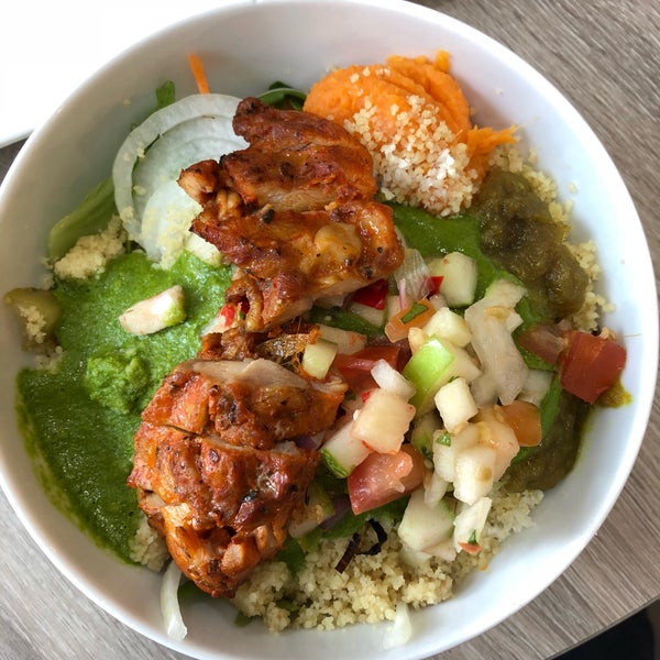 My favorite place for a delicious bowl of Salad with ANYTHING you’d like. From vegetarian to chicken to salmon. Add unlimited ingredients to your bowl for a standard price. Lemongrass + ChimiChurri!