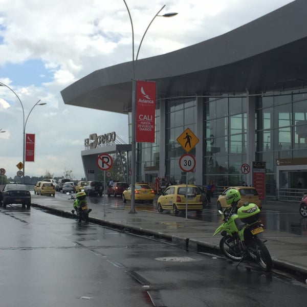 8/23/2015에 Alejandro A.님이 Aeropuerto Internacional El Dorado (BOG)에서 찍은 사진