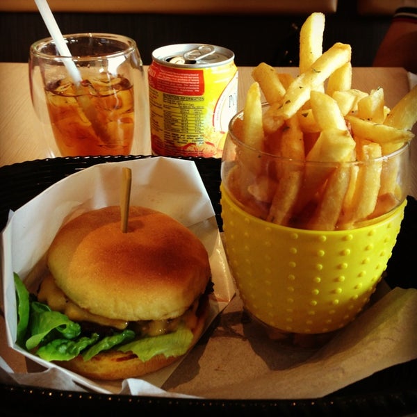 1/1/2013にCharles Q.がOmakase Burgerで撮った写真