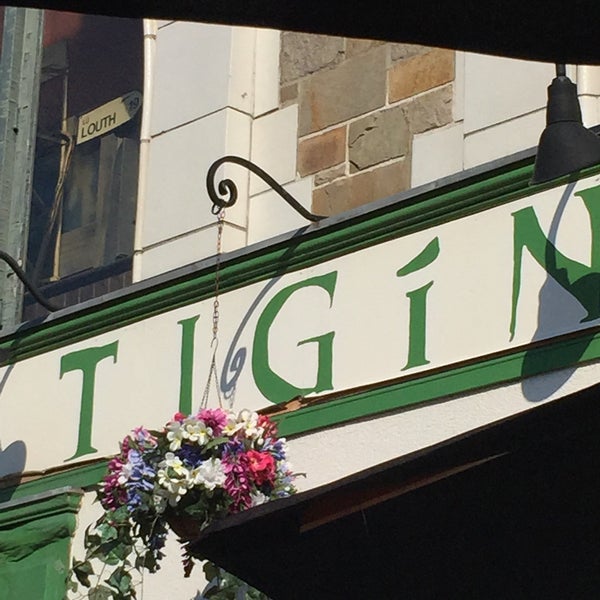 Photo taken at Tigin Irish Pub by Andrea D. on 8/14/2015