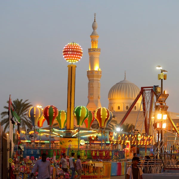 Shopping Mall in Sharjah with more than 250+ Stores,Ice Skating,Billiard Hall, Amusement Park, Cafes, Restaurants, Super Market and Cinema.