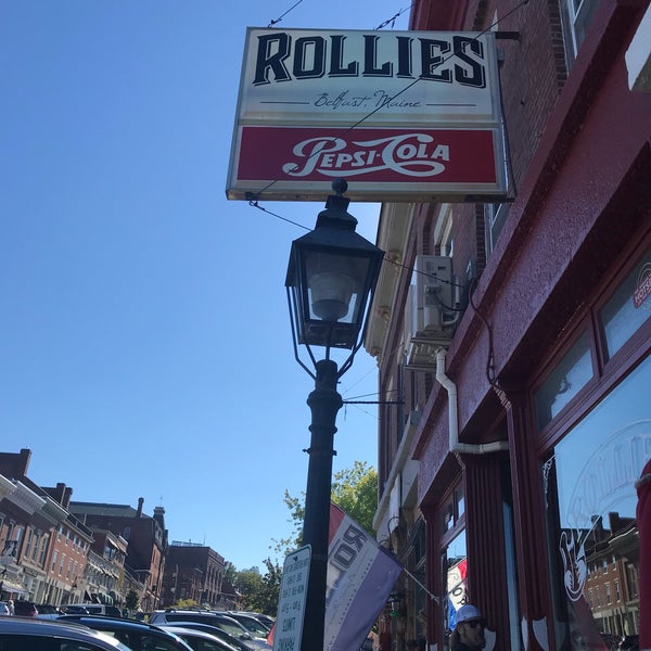 Photo taken at Rollie&#39;s Bar &amp; Grill by Amy A. on 9/23/2018