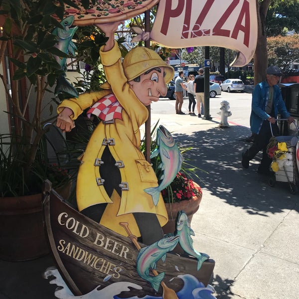 8/6/2018 tarihinde Amy A.ziyaretçi tarafından Patxi&#39;s Pizza'de çekilen fotoğraf