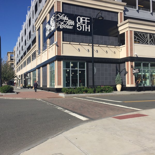 Saks Off Fifth Completes Trifecta at That Crazy New Jersey Megmall - Racked  NY