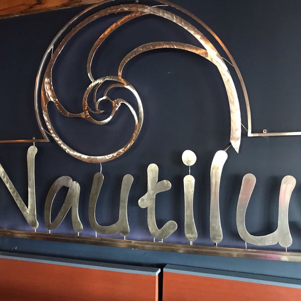 Снимок сделан в Nautilus Seafood &amp; Grill пользователем Amy A. 7/14/2019