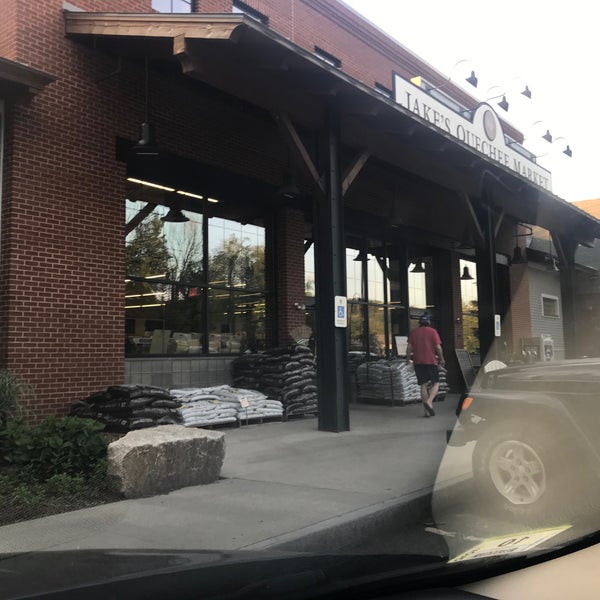 Jake's Quechee Market 4 tips from 181 visitors