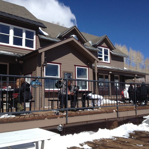 Foto tirada no(a) Mid-Mountain Lodge por Amy A. em 3/15/2014