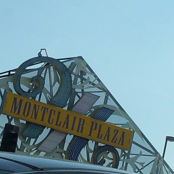 Foto tirada no(a) Montclair Place por Nia M. em 5/11/2013