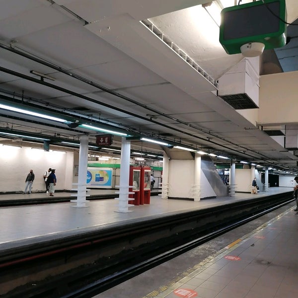 Metro Salto Del Agua [Líneas 1 y 8] Downtown'da Metro İstasyonu