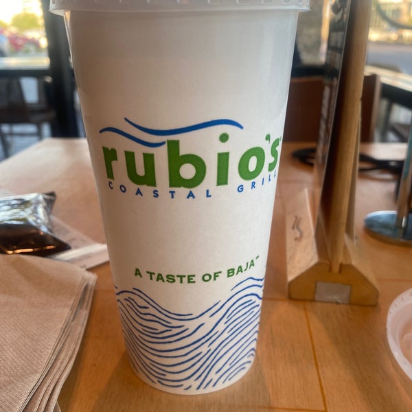 Photo taken at Rubio&#39;s Coastal Grill by Amy Kate S. on 7/12/2023