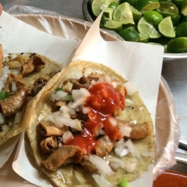 Tacos de tripa "Los Originales de 4 caminos" Local de