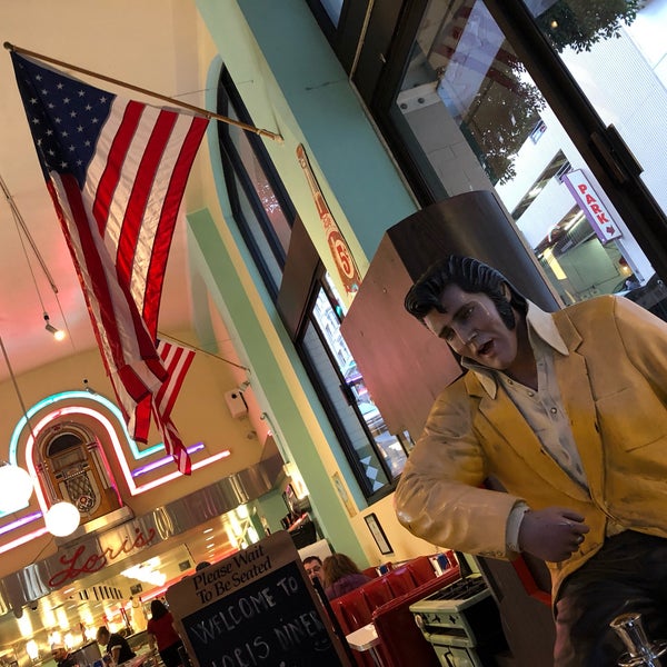 4/6/2019 tarihinde Mateusz D.ziyaretçi tarafından Lori&#39;s Diner'de çekilen fotoğraf