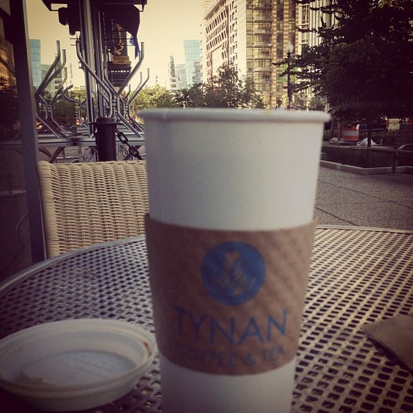 Снимок сделан в Tynan Coffee &amp; Tea пользователем Jeremy W. 8/24/2013