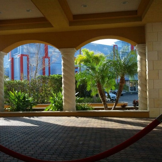 Foto tomada en Radisson Hotel Orlando - Lake Buena Vista  por Chris el 1/28/2013