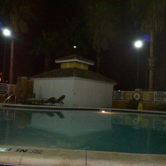 Photo taken at Radisson Hotel Orlando - Lake Buena Vista by Chris on 1/27/2013