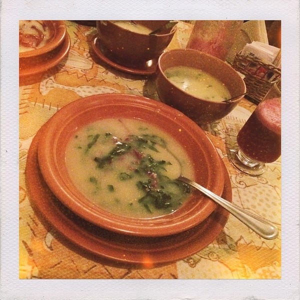 Foto tirada no(a) Sopa Quente Restaurante por Carla L. em 7/14/2014
