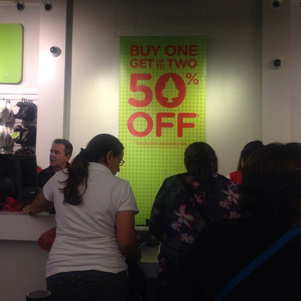 crocs store dolphin mall