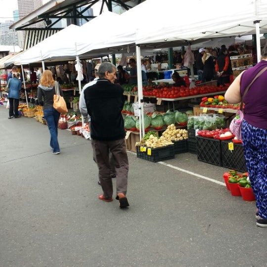 10/12/2013にSean R.がMinneapolis Farmers Market Annexで撮った写真