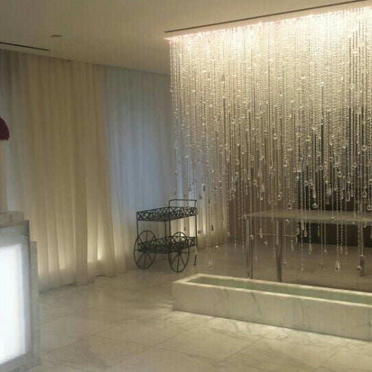 รูปภาพถ่ายที่ Guerlain Spa At The Waldorf Astoria โดย Aly L. เมื่อ 6/2/2015