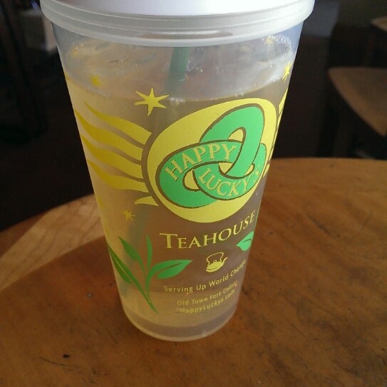 Photo prise au Happy Lucky&#39;s Teahouse and Treasures par Amy A. le6/4/2013