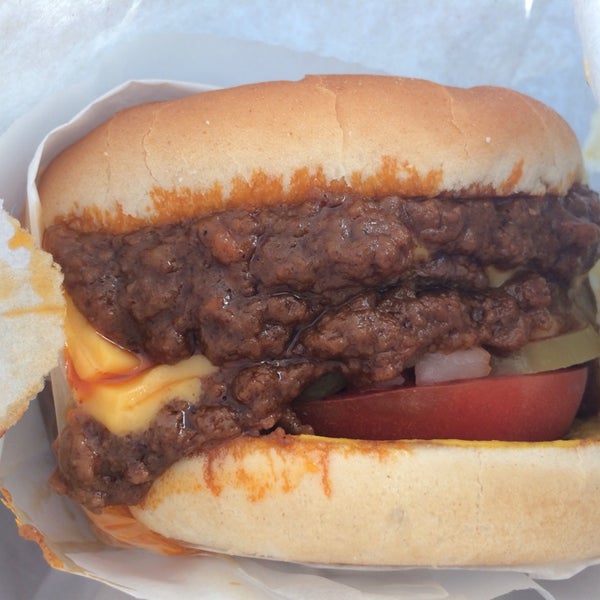 8/18/2014에 Rodney B.님이 Willie&#39;s Burgers에서 찍은 사진
