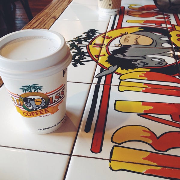 Photo prise au Bad Ass Coffee of Hawaii par Becca le3/9/2015