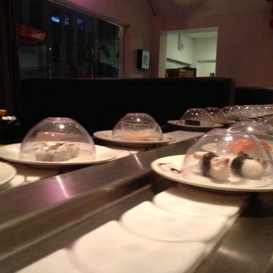 12/18/2012にRenata F.がKeemo, Sushi em Movimentoで撮った写真