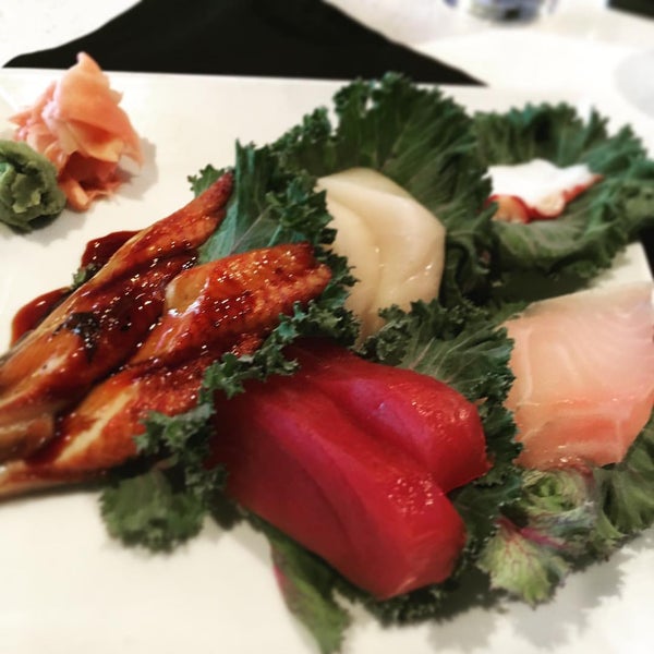 10/5/2015에 Roozbeh M.님이 Shari Sushi Lounge에서 찍은 사진