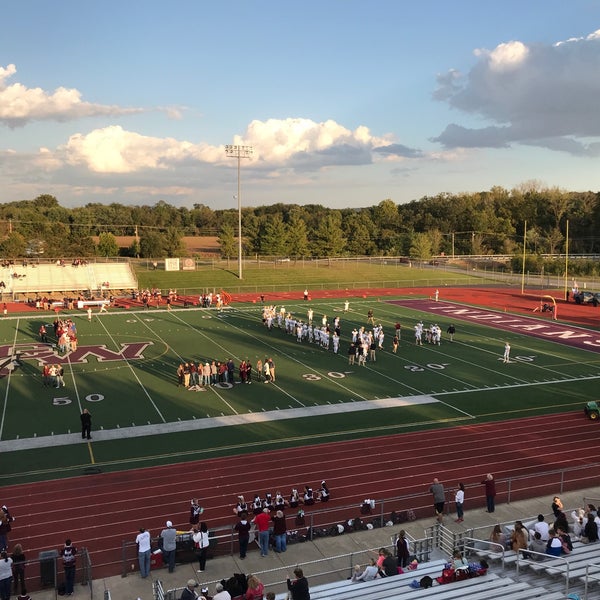 Canal Winchester High School Lise'da fotoğraflar