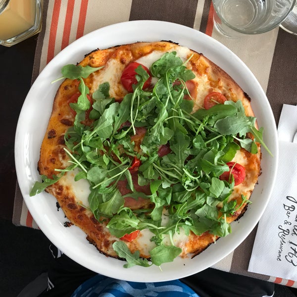 Cozy place in the heart of Porvoo! Distinct tasting pizza.🍕 "Kirkko" and "Rautakauppa" have been on the menu since the beginning.