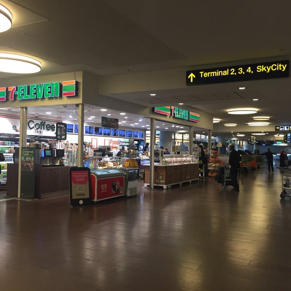 Foto diambil di Stockholm-Arlanda Airport (ARN) oleh surfumiya pada 9/29/2018