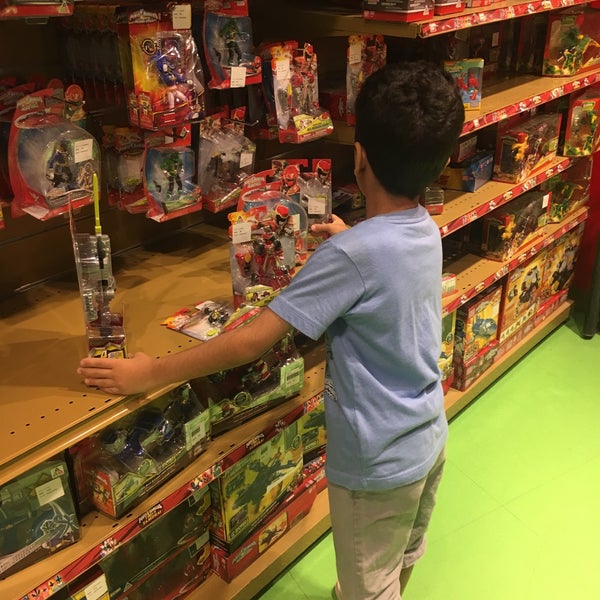 Photo taken at Hamleys by Yousef on 10/7/2016