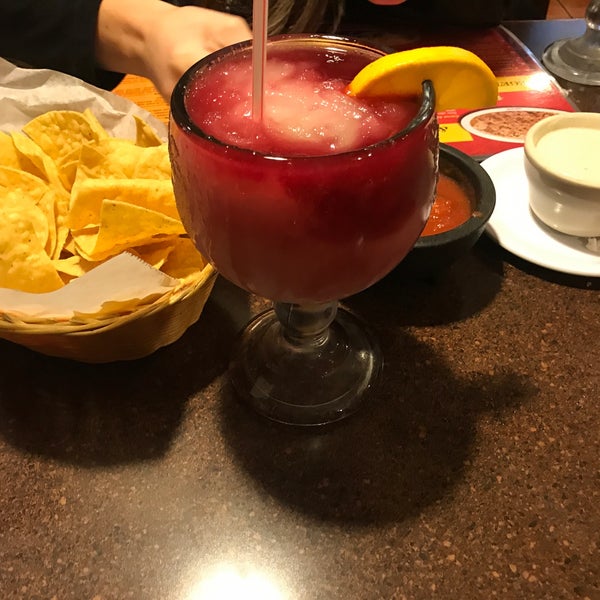 Das Foto wurde bei Guadalajara Mexican Restaurant von Taylor F. am 12/29/2017 aufgenommen