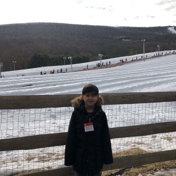 Photo taken at Camelback Snowtubing by Grace G. on 1/26/2019