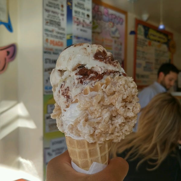 8/9/2016에 Rachelle님이 Emack &amp; Bolio&#39;s Ice Cream에서 찍은 사진