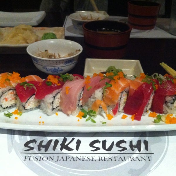 2/22/2013 tarihinde John G.ziyaretçi tarafından Shiki Sushi'de çekilen fotoğraf