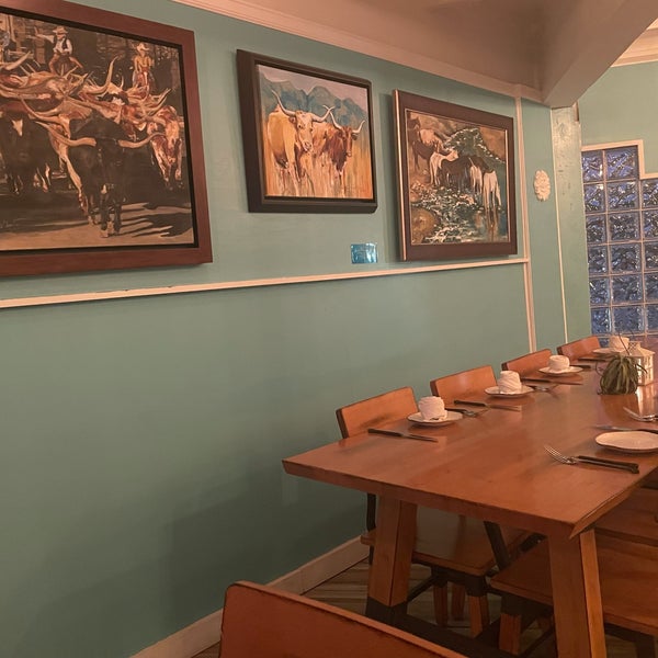 Thirteen American Restaurant in St. Thomas