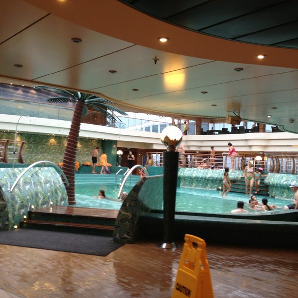 MSC Fantasia лаундж