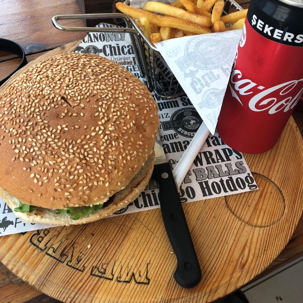 8/26/2018にKezban Nurcan Ö.がMeatballs Burger Houseで撮った写真