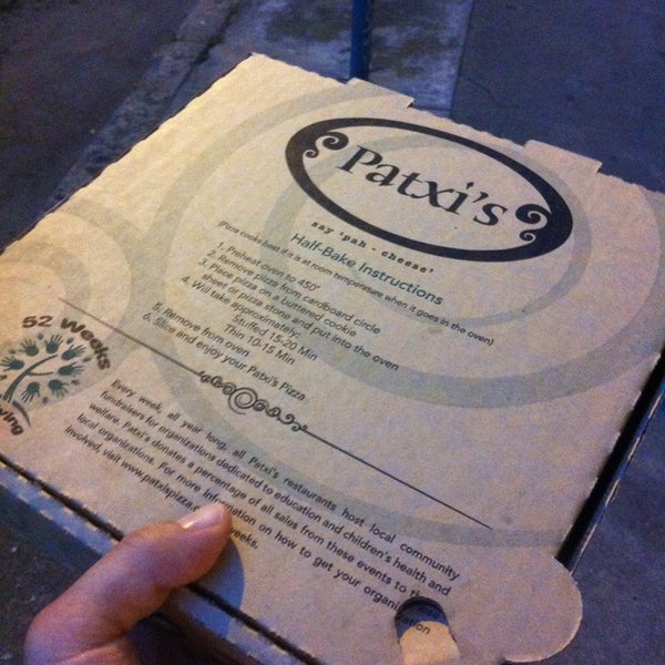 Foto diambil di Patxi’s Pizza oleh Mike B. pada 7/13/2013