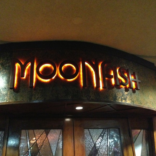 Foto tirada no(a) MoonFish por Vladimir S. em 1/15/2013